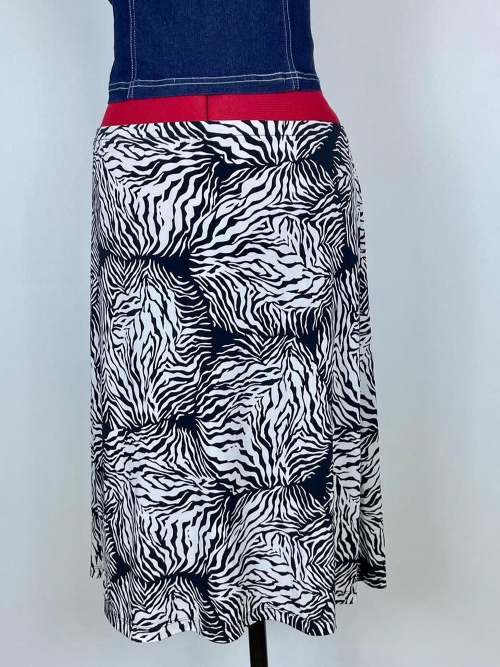 Y2New York & Company Black and White Zebra Print Midi Skirt